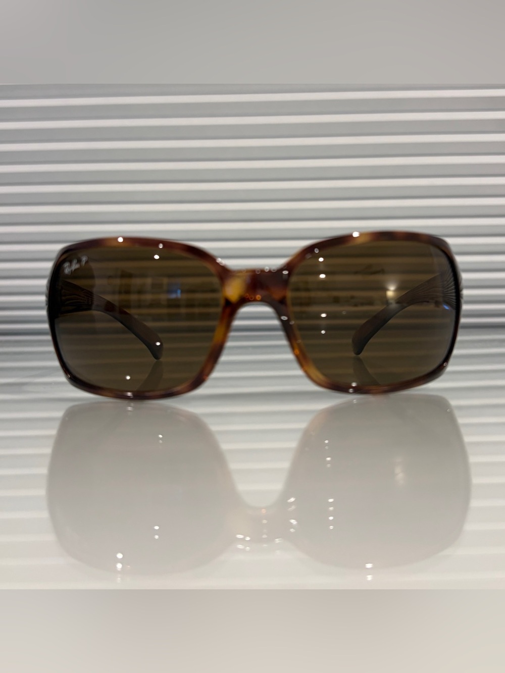 Ray-Ban Women's Polished Havana sunglasses - Brown Polarized lenses.  RB4068